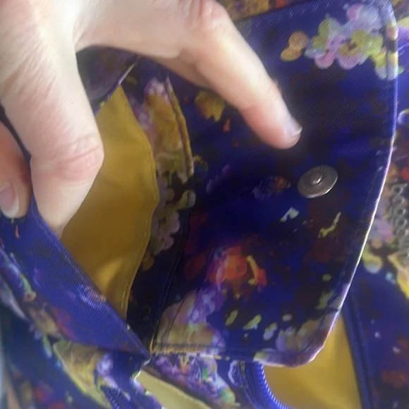 Used once, Baggallini, purple and yellow and white colorful Crossbody bag - Picture 7 of 10